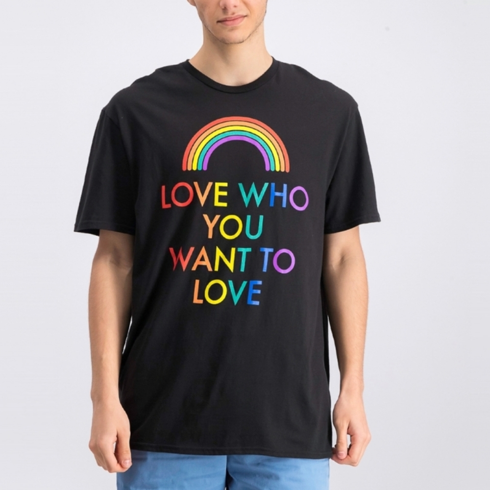 🏳️‍🌈 NWOT JEM Collective "Love Who You Want To Love" Graphic T-shirt